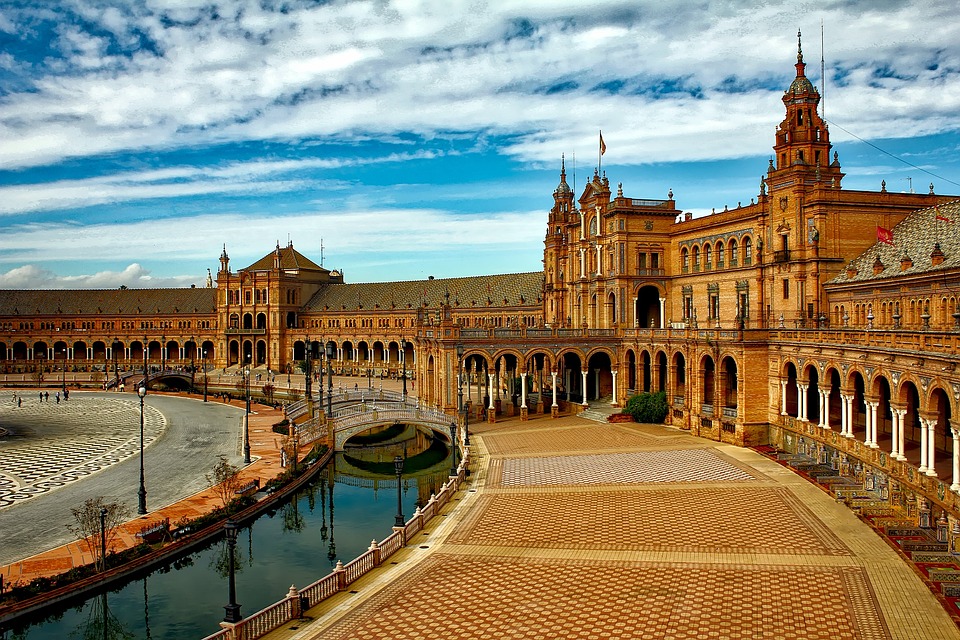 Descoperă Sevilla: Orașul fermecător al Andaluziei, plin de obiective turistice unice!