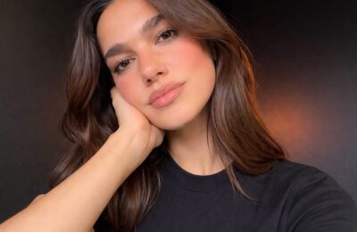 Dua Lipa a stârnit reacții după o fotografie din cadă publicată de la Hotel Il Pellicano din Toscana