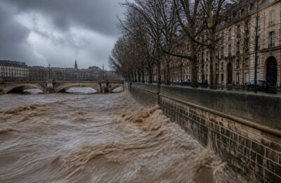 Franța activează planul Orsec în 24 de departamente din cauza unui nou val de caniculă