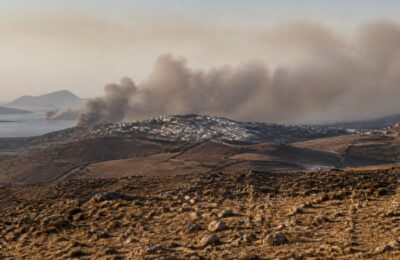 Incendiile din Grecia: Ghid de urgență pentru turiștii români cu vacanțe în Creta, Lesbos și Peloponez