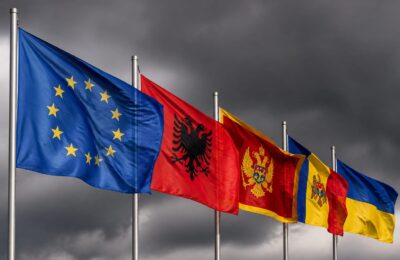 Patru state candidate au avansat simultan în negocierile de aderare la UE