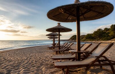 Șezlongurile din Vama Veche au ajuns la 80-100 de lei în weekend, peste nivelul din 2021