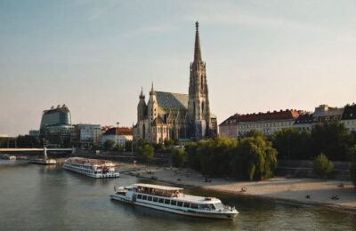 Viena combină centrul istoric cu plajele de pe Dunăre în același weekend