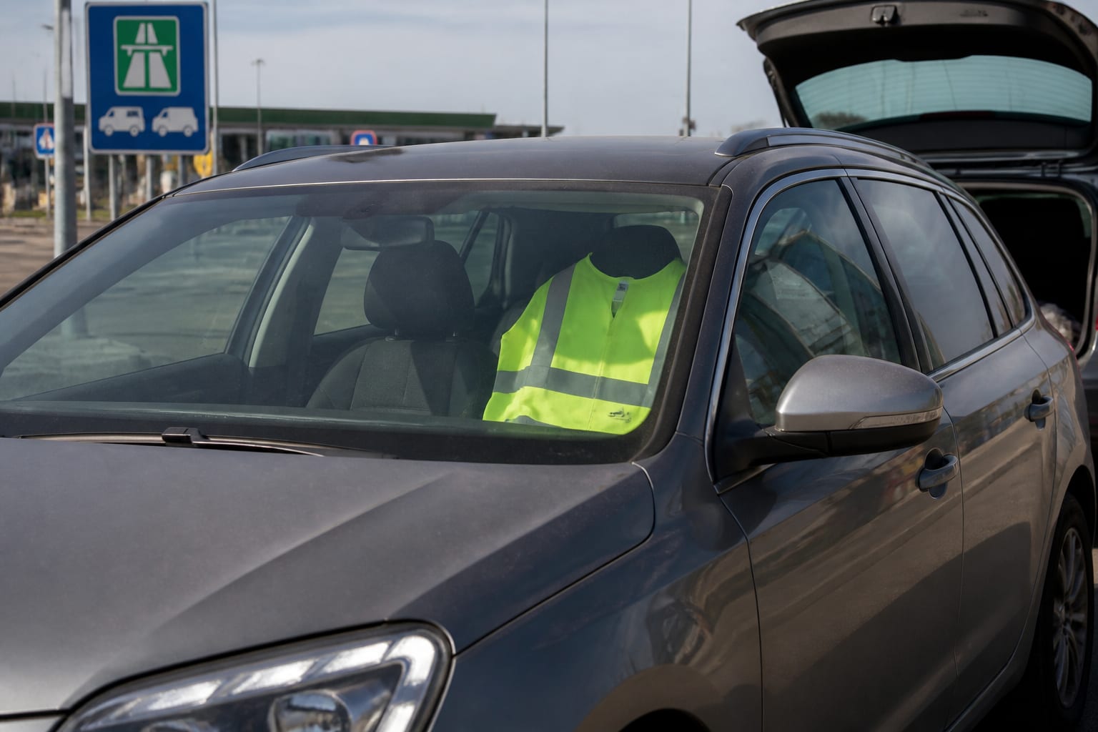 O cameră de bord în Austria te poate costa 25.000 de euro: ghid de reguli și amenzi rutiere în Europa