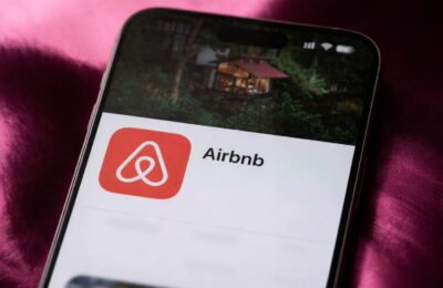 Proprietarii Airbnb din clădirile cu risc seismic I au 14 zile să clarifice situația locuințelor