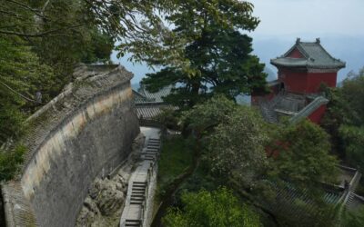 Munții Wudang au atras 14 milioane de vizite în 2025 prin templele și traseele lor sacre