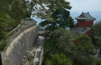 Munții Wudang au atras 14 milioane de vizite în 2025 prin templele și traseele lor sacre