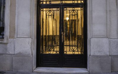 Sute de turiști au plătit pe Booking pentru o cazare inexistentă în Madrid