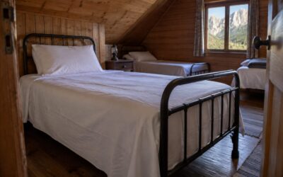 Cum au deschis asociațiile de drumeție Carpații pentru turiști, de la refugii la cabane cu telefon