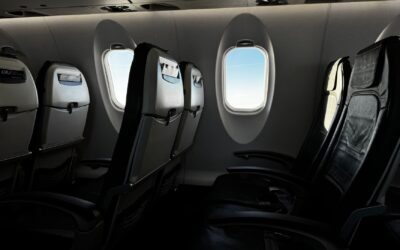 Locul ales lângă peretele avionului poate fi fără fereastră. Ce numere trebuie verificate la Ryanair și Wizz Air