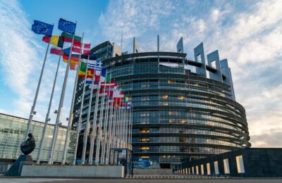 Parlamentul European aprobă rambursarea călătoriilor perturbate în 14 zile, inclusiv pentru rezervările prin agenții